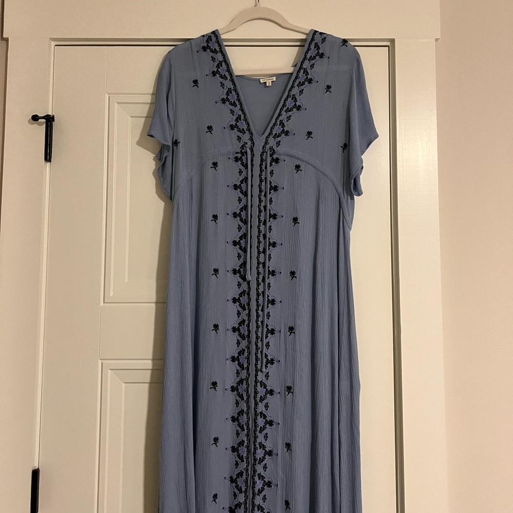 EN CRÈME floral maxi dress